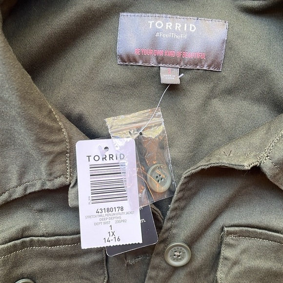 NWT Torrid Stretch Twill Peplum Utility Jacket in Olive Green , Size: 14-16 - Picture 6 of 17